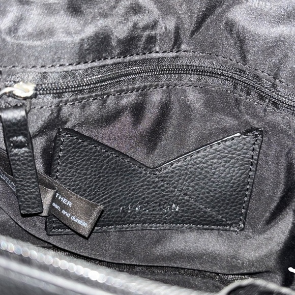 Kenneth Cole Reaction Backpack Bag - Picture 10 of 11